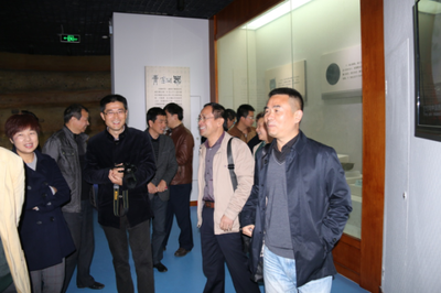 省質監局監督處、認評處黨員參觀我縣博物館，共促文化場館管理服務提升